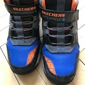 Sketchers boys waterproof hi tops shoes/boots.